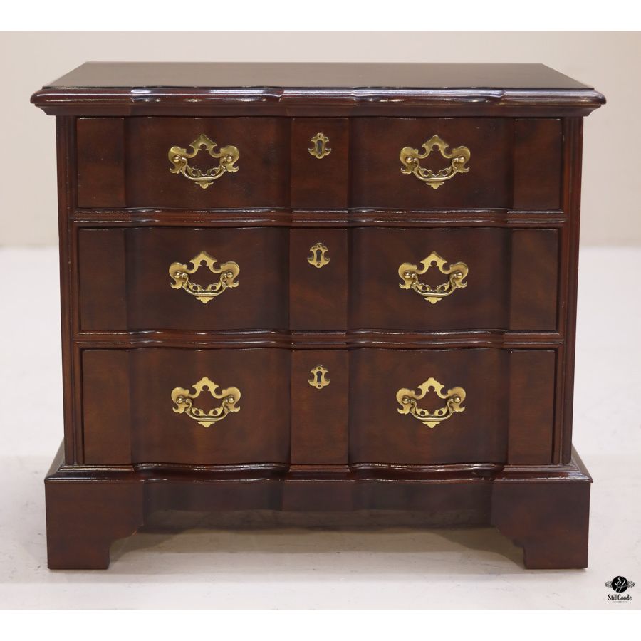 Henredon Nightstands (Pair)