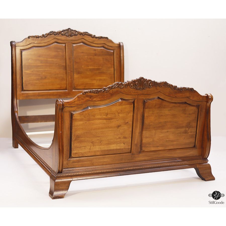 Queen Kincaid Bed
