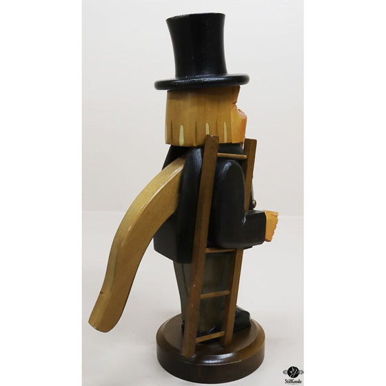 Figurine