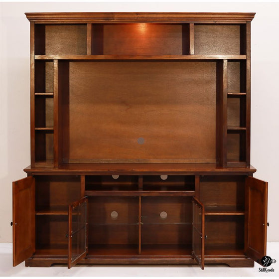 Legends Entertainment Center