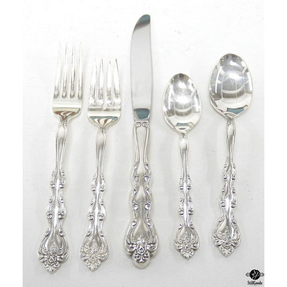 International Flatware Set