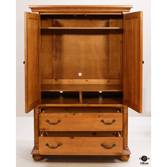 Progressive Armoire