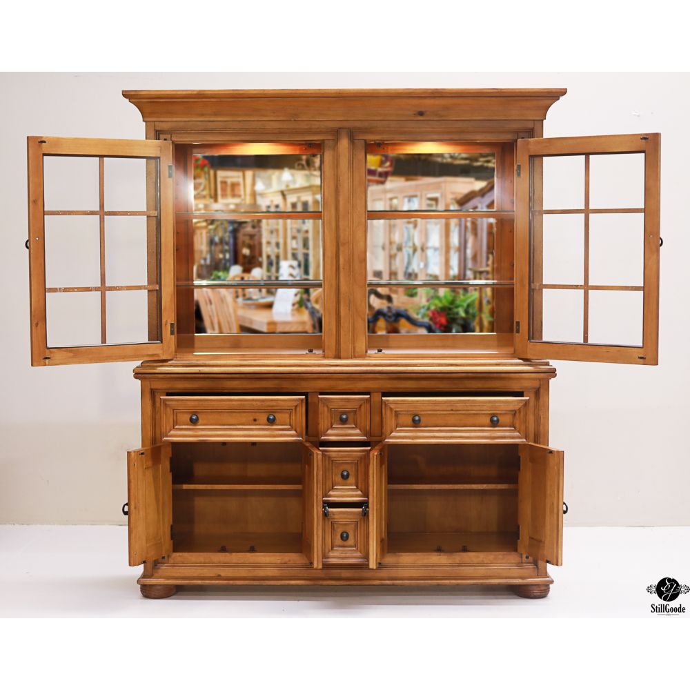 Broyhill China Cabinet