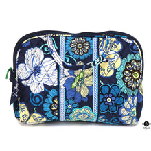  Vera Bradley Pouch