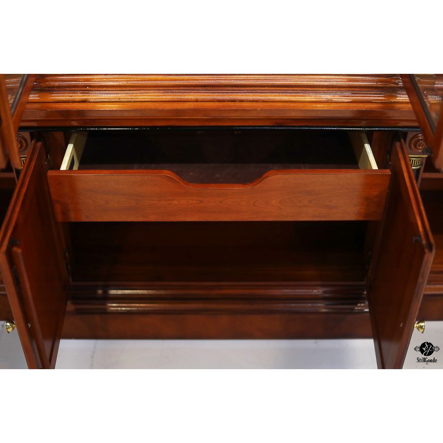 Universal China Cabinet