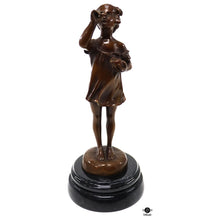  Figurine