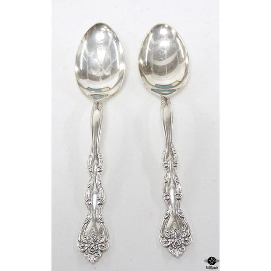International Flatware Set