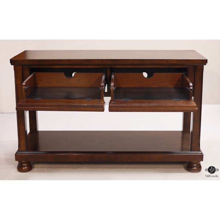 Ashley Console