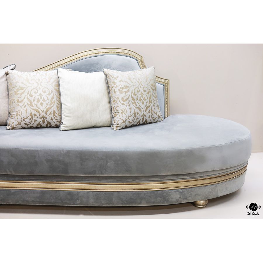 Benetti's Italia Sectional
