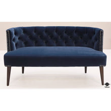 Settee