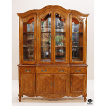  Universal China Cabinet