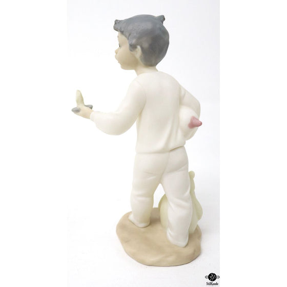 Daisa Figurine