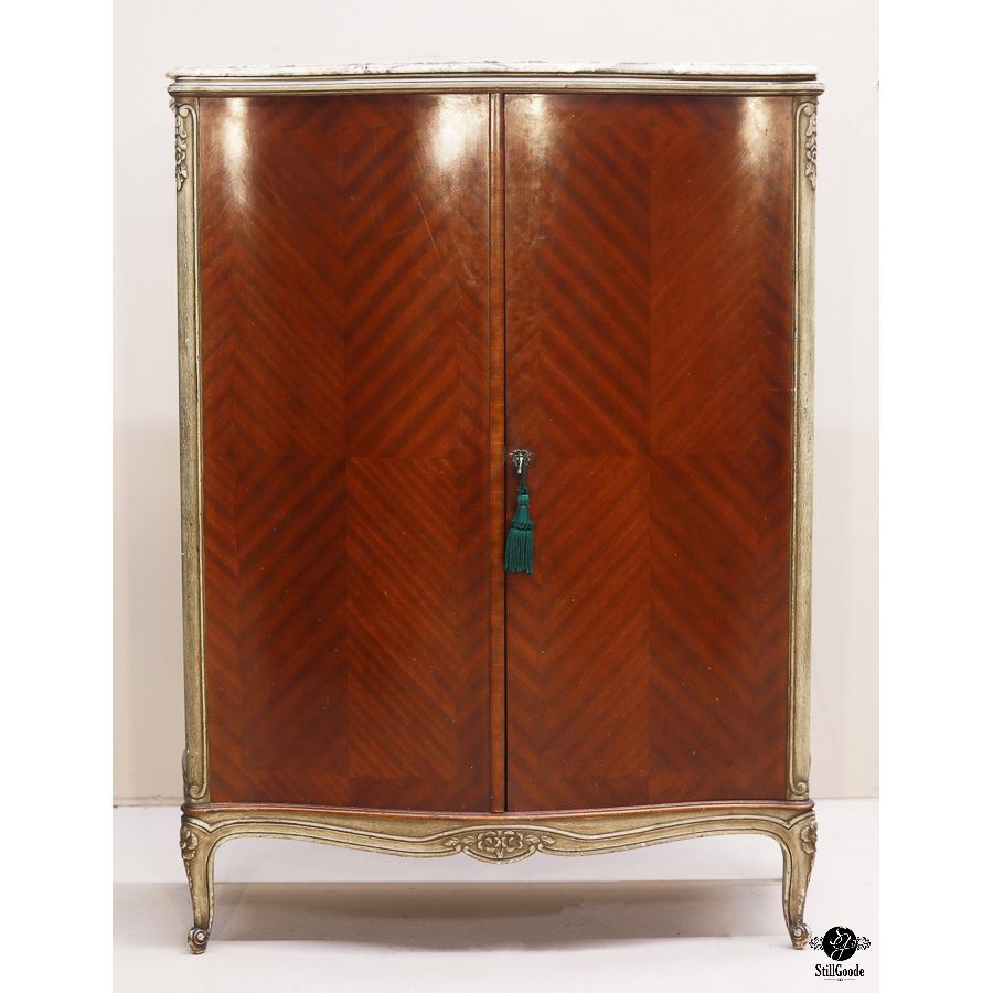 Armoire