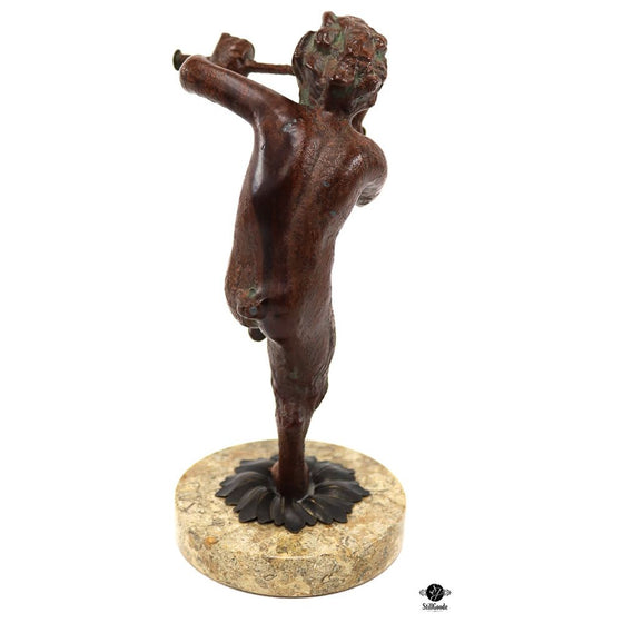 Figurine