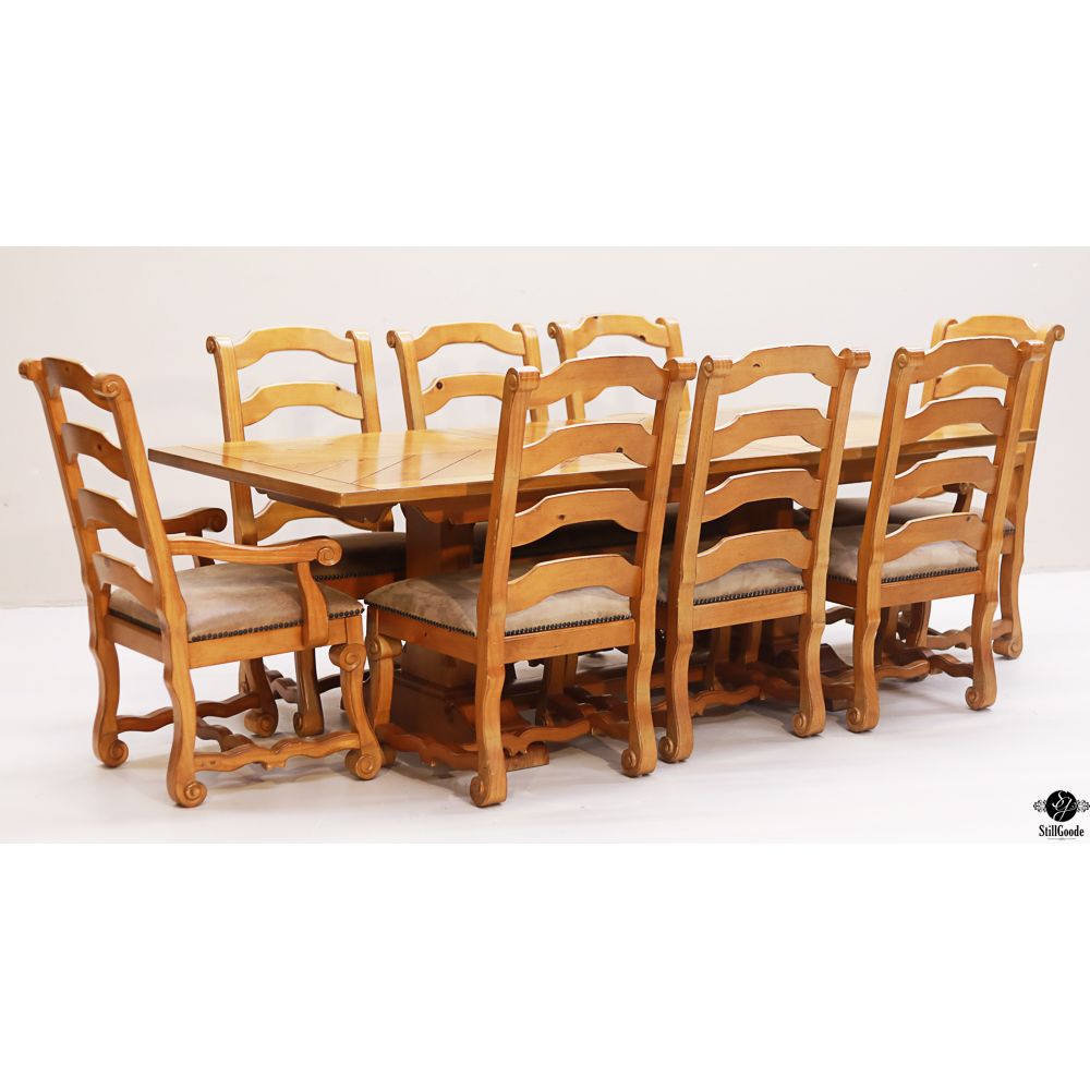 Broyhill Dining Set