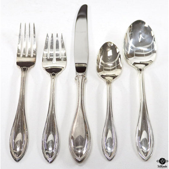 Oneida Flatware Set