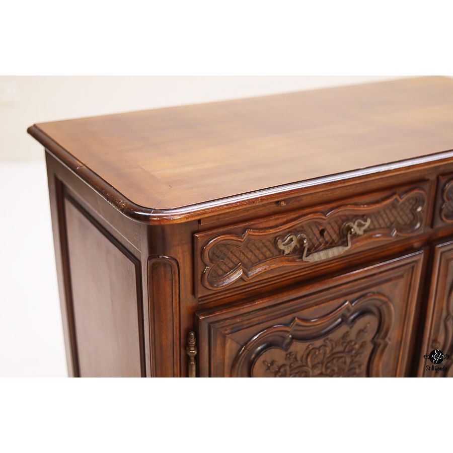 Sideboard