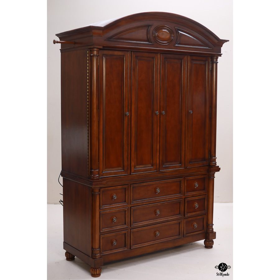 Universal Armoire