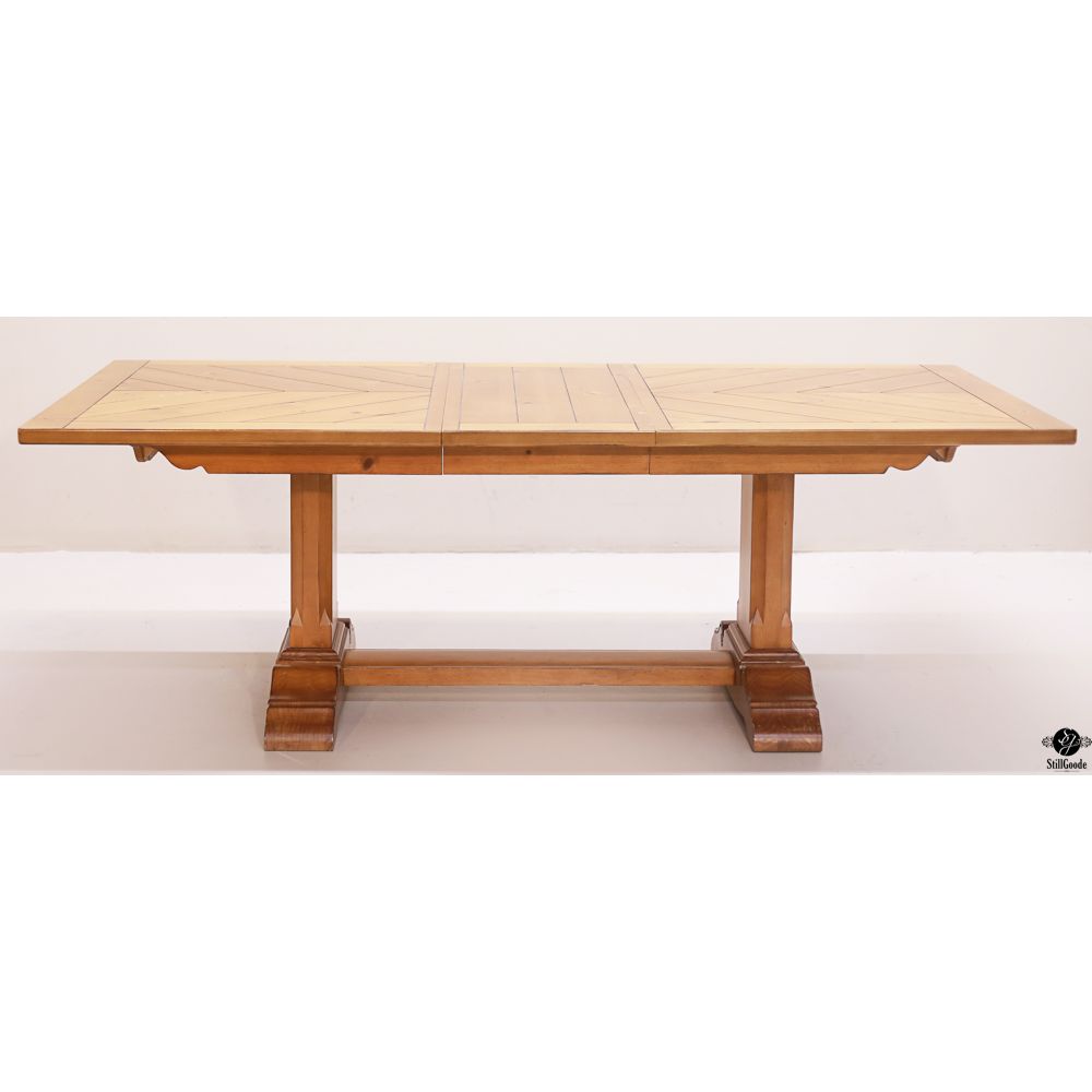 Broyhill Dining Set