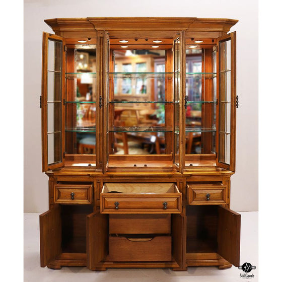 Thomasville China Cabinet