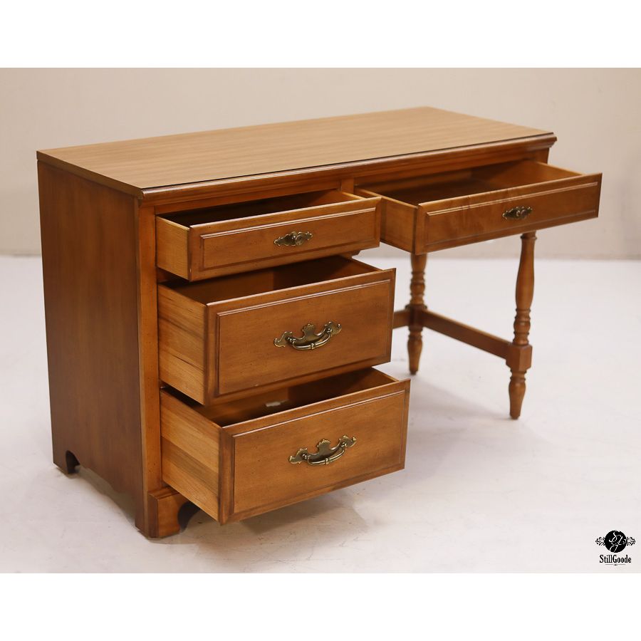 Thomasville Desk & Chair set