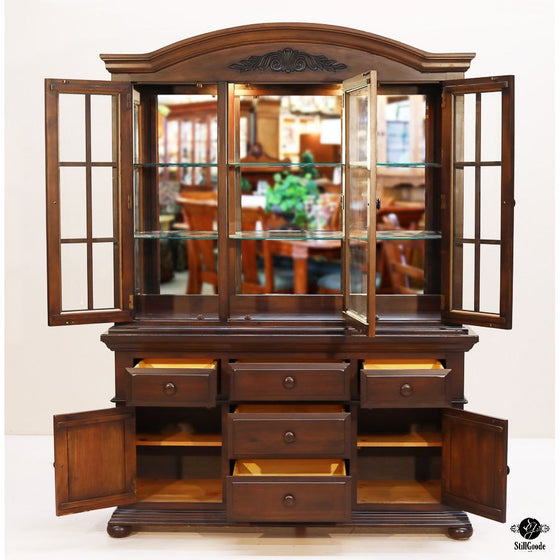 Broyhill China Cabinet