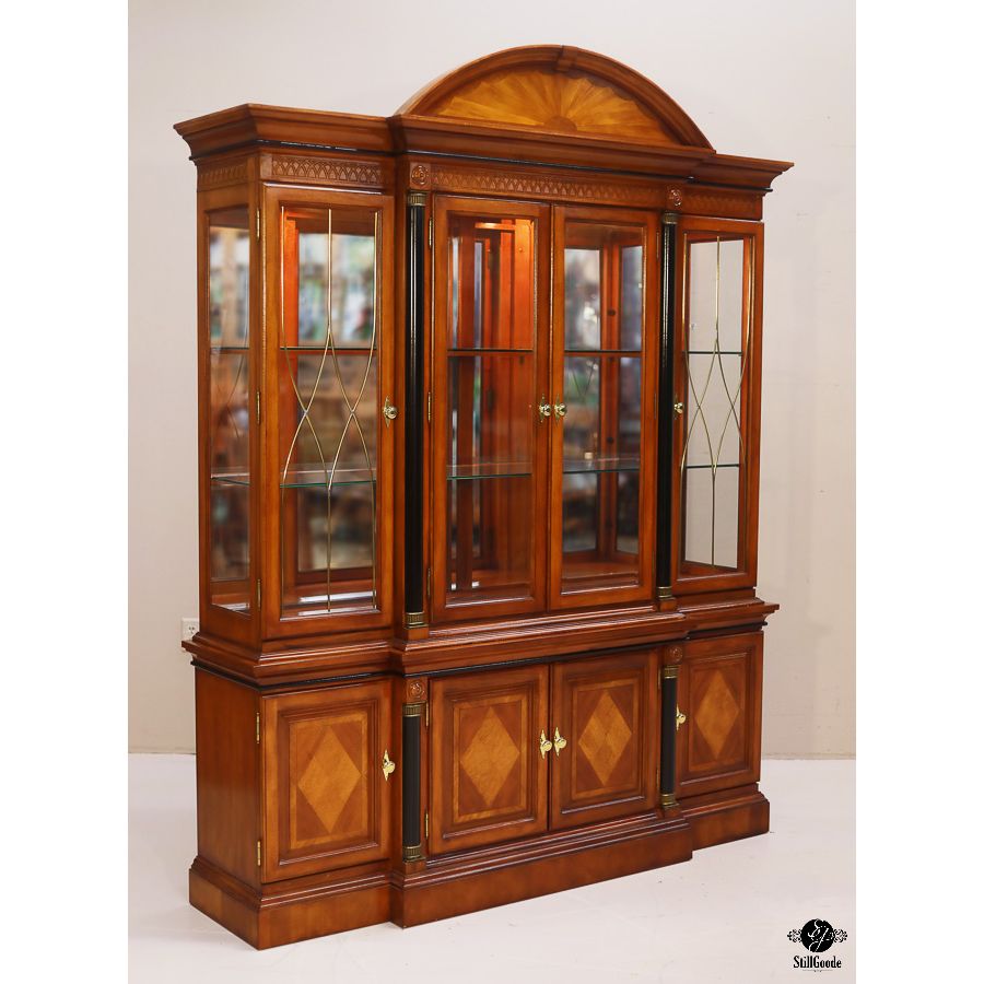 Universal China Cabinet