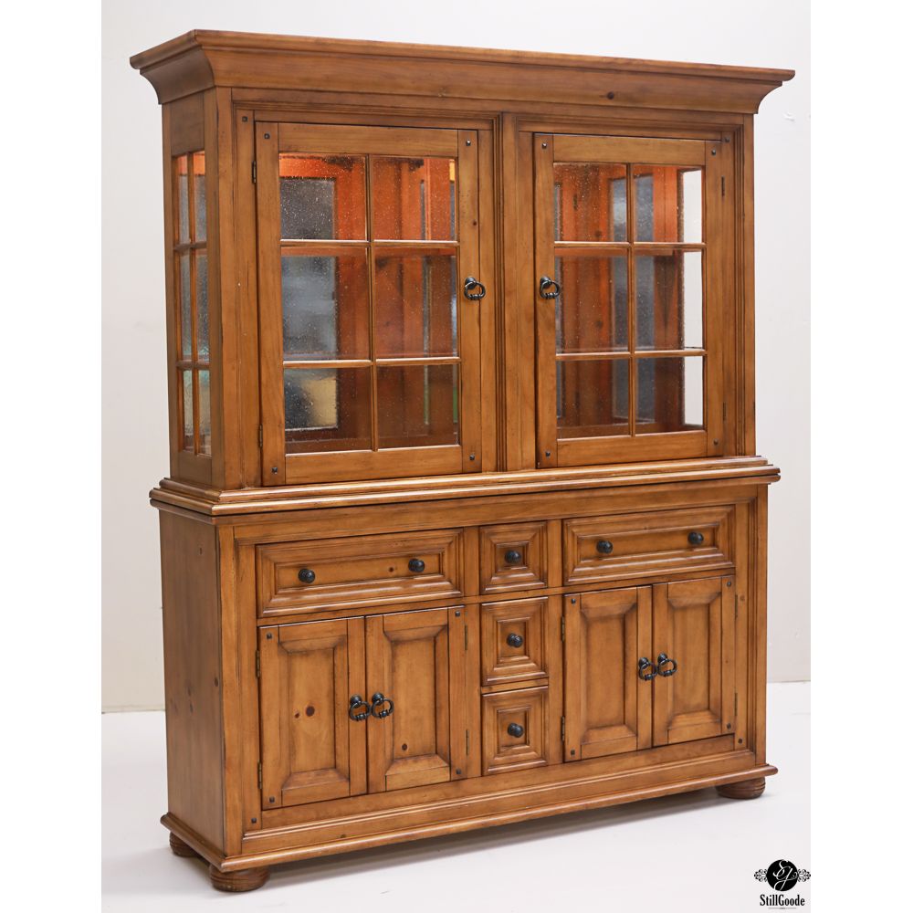 Broyhill China Cabinet