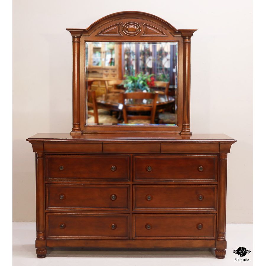 Universal Dresser