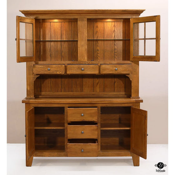 Broyhill China Cabinet