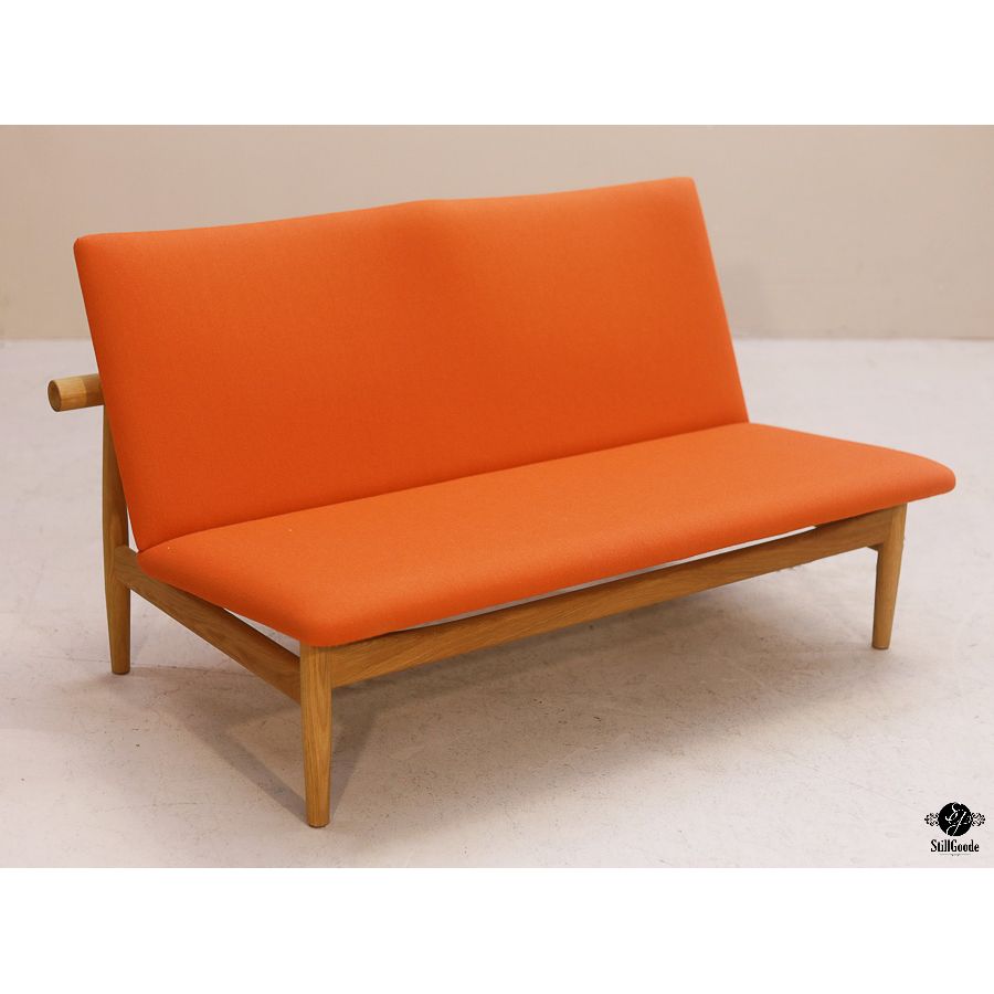 2Modern Sofa
