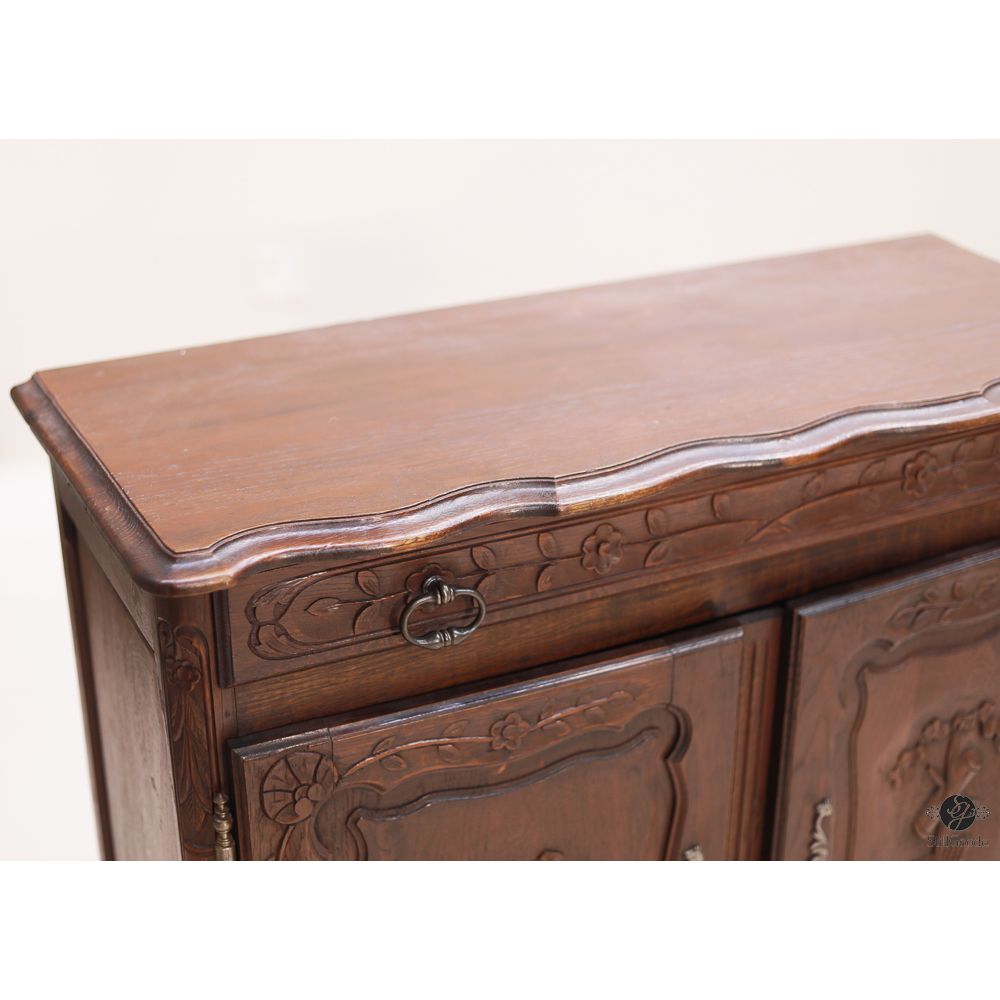 Sideboard