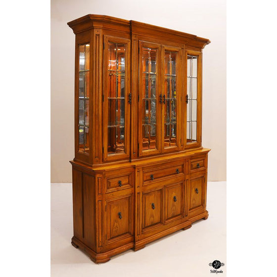 Thomasville China Cabinet