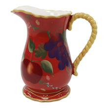  Pitcher