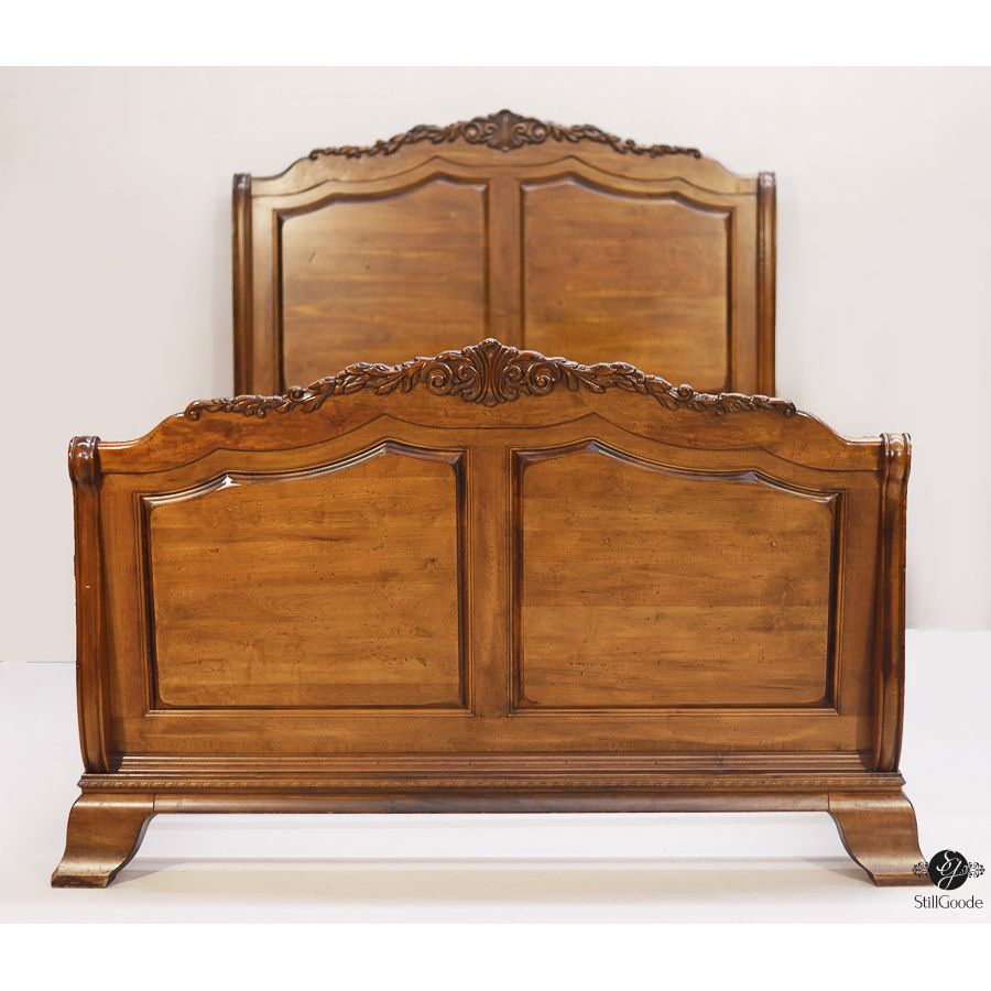 Queen Kincaid Bed