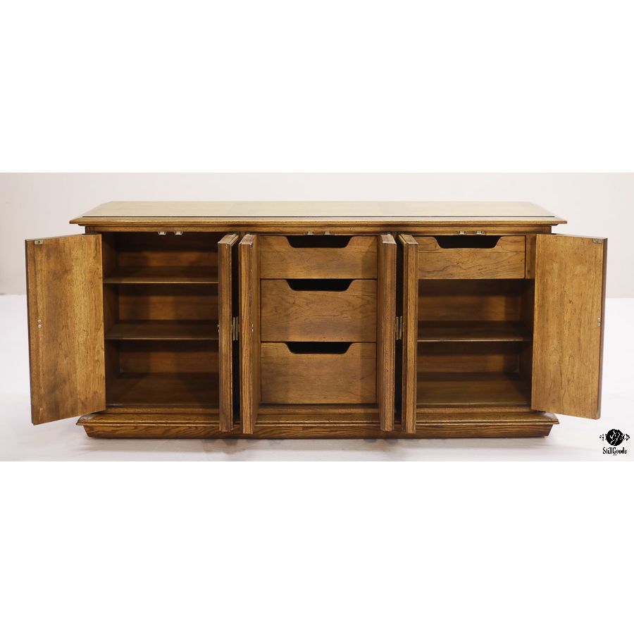 Sideboard