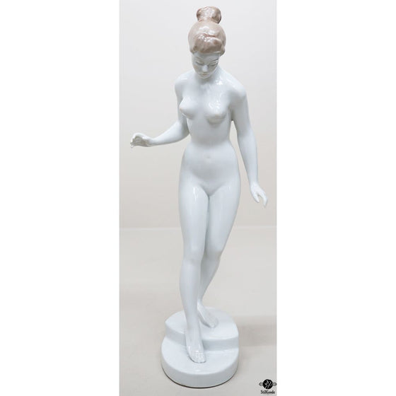 Figurine