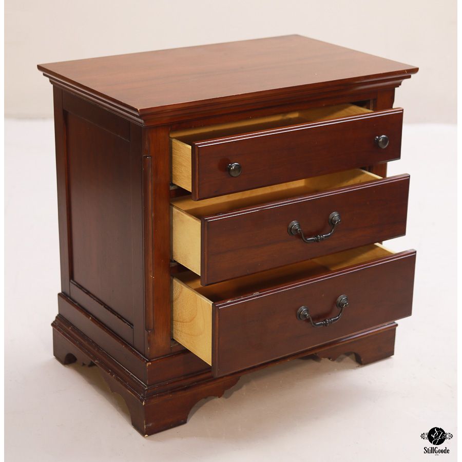 Nightstands (Pair)