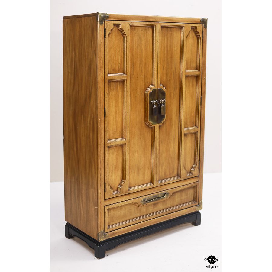 Basic-Witz Armoire
