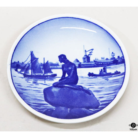 Royal Copenhagen Decorative Plate