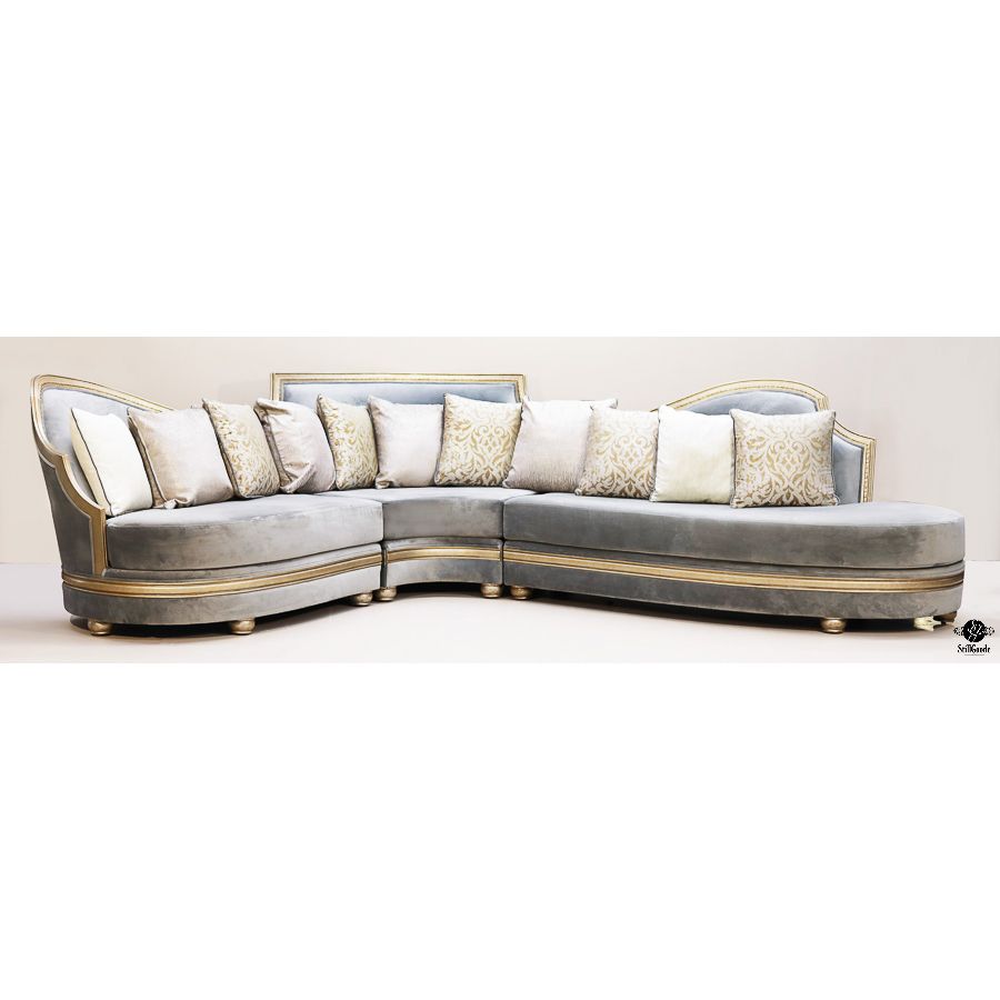 Benetti's Italia Sectional
