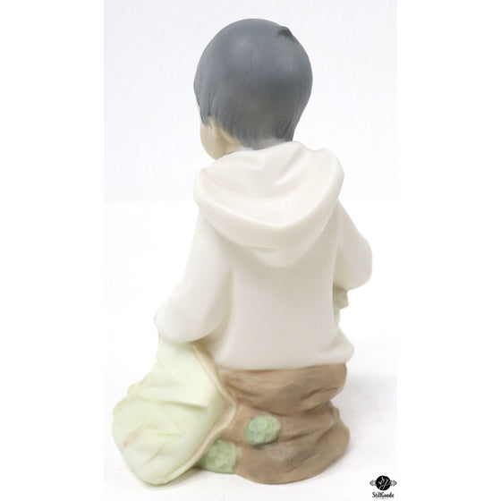 Daisa Figurine