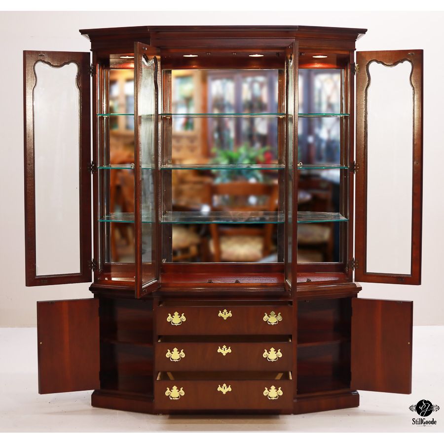 Thomasville China Cabinet