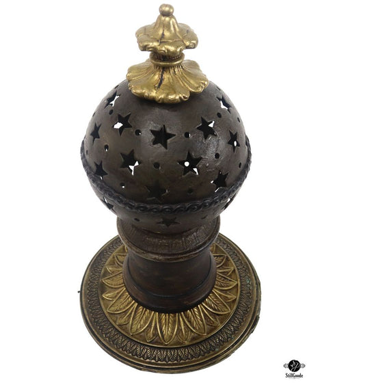 Finial