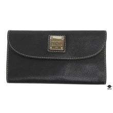  Dooney & Bourke Wallet